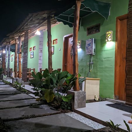בניוואנגי Wooden Kemiren Homestay Banyuwangi מראה חיצוני תמונה