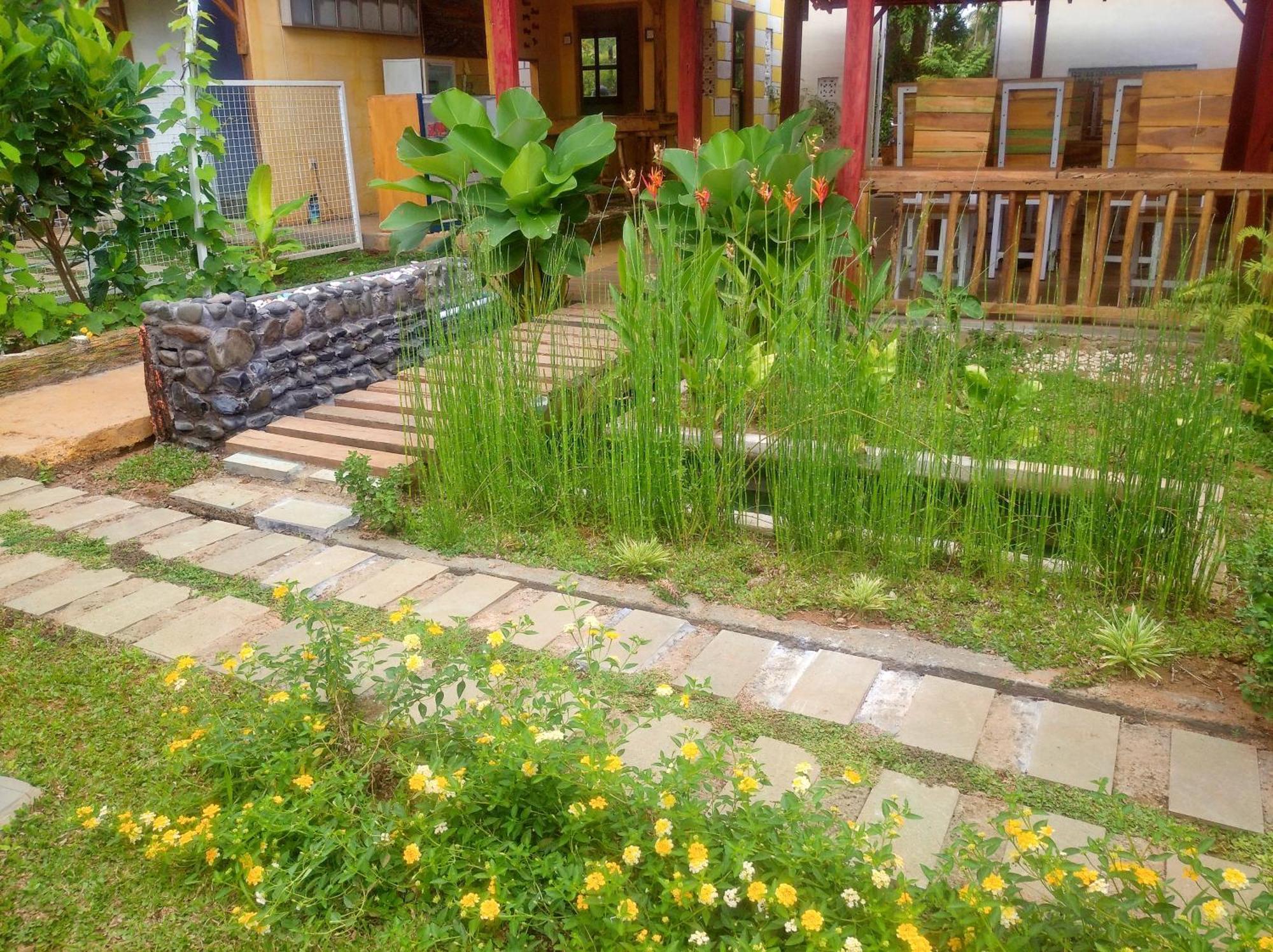 בניוואנגי Wooden Kemiren Homestay Banyuwangi מראה חיצוני תמונה