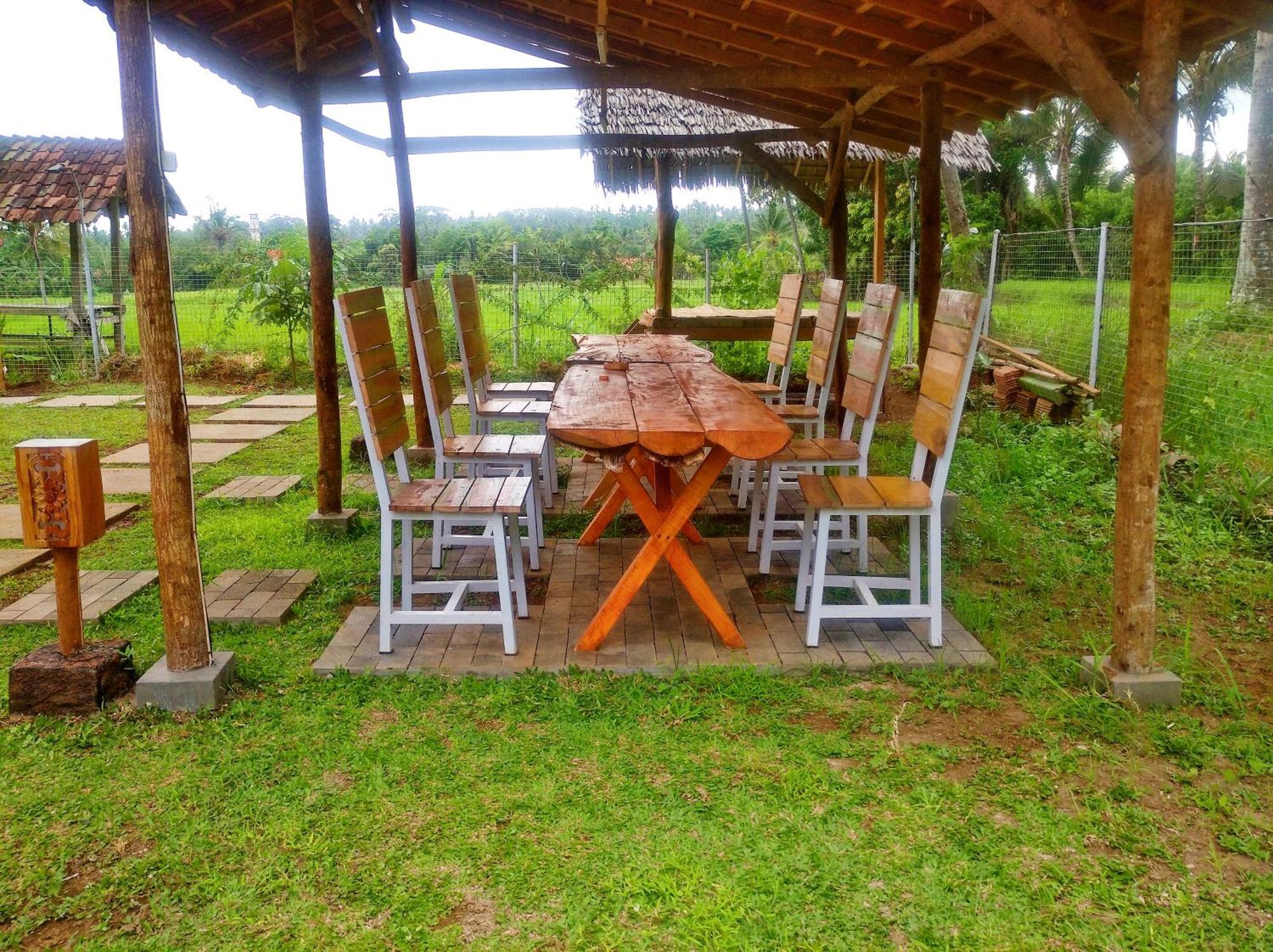 בניוואנגי Wooden Kemiren Homestay Banyuwangi מראה חיצוני תמונה