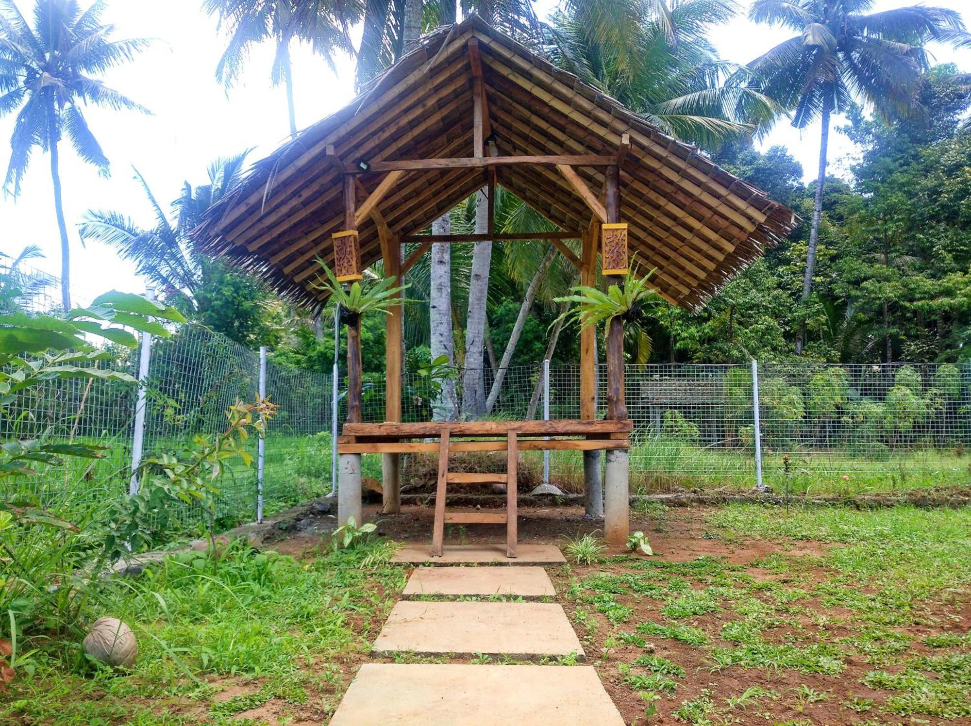 בניוואנגי Wooden Kemiren Homestay Banyuwangi מראה חיצוני תמונה