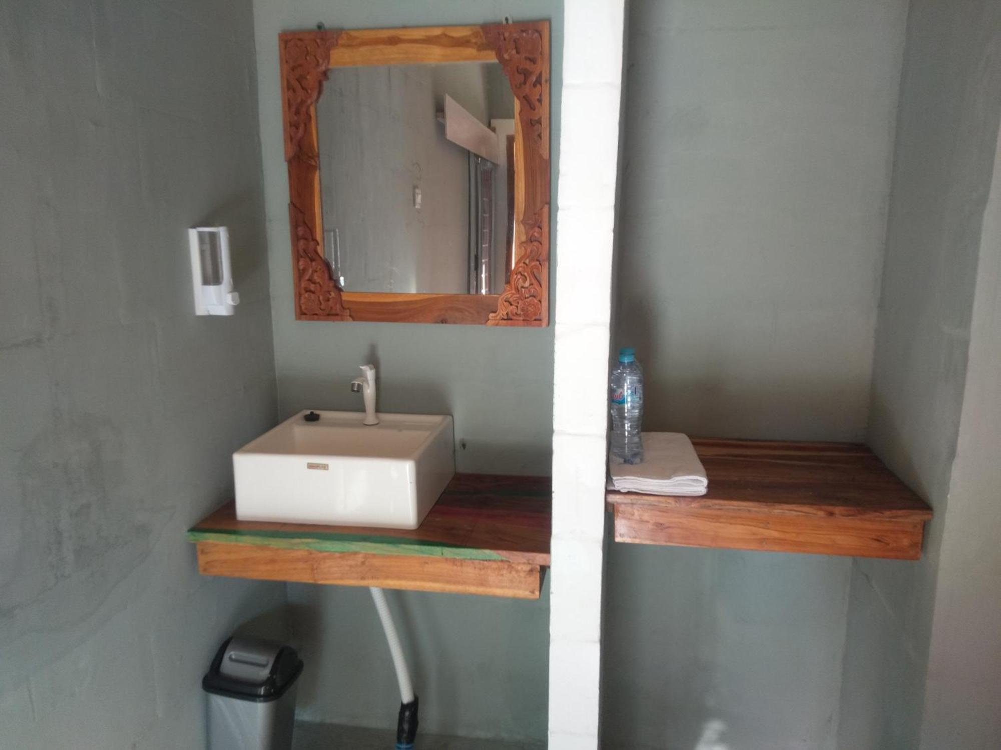 בניוואנגי Wooden Kemiren Homestay Banyuwangi מראה חיצוני תמונה