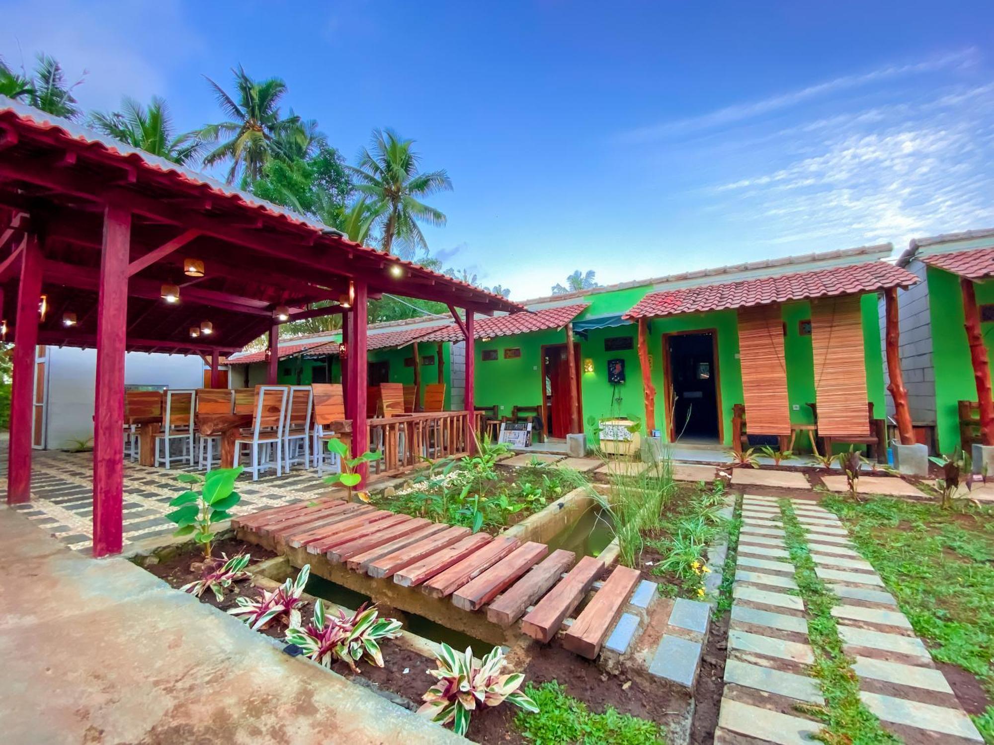 בניוואנגי Wooden Kemiren Homestay Banyuwangi מראה חיצוני תמונה