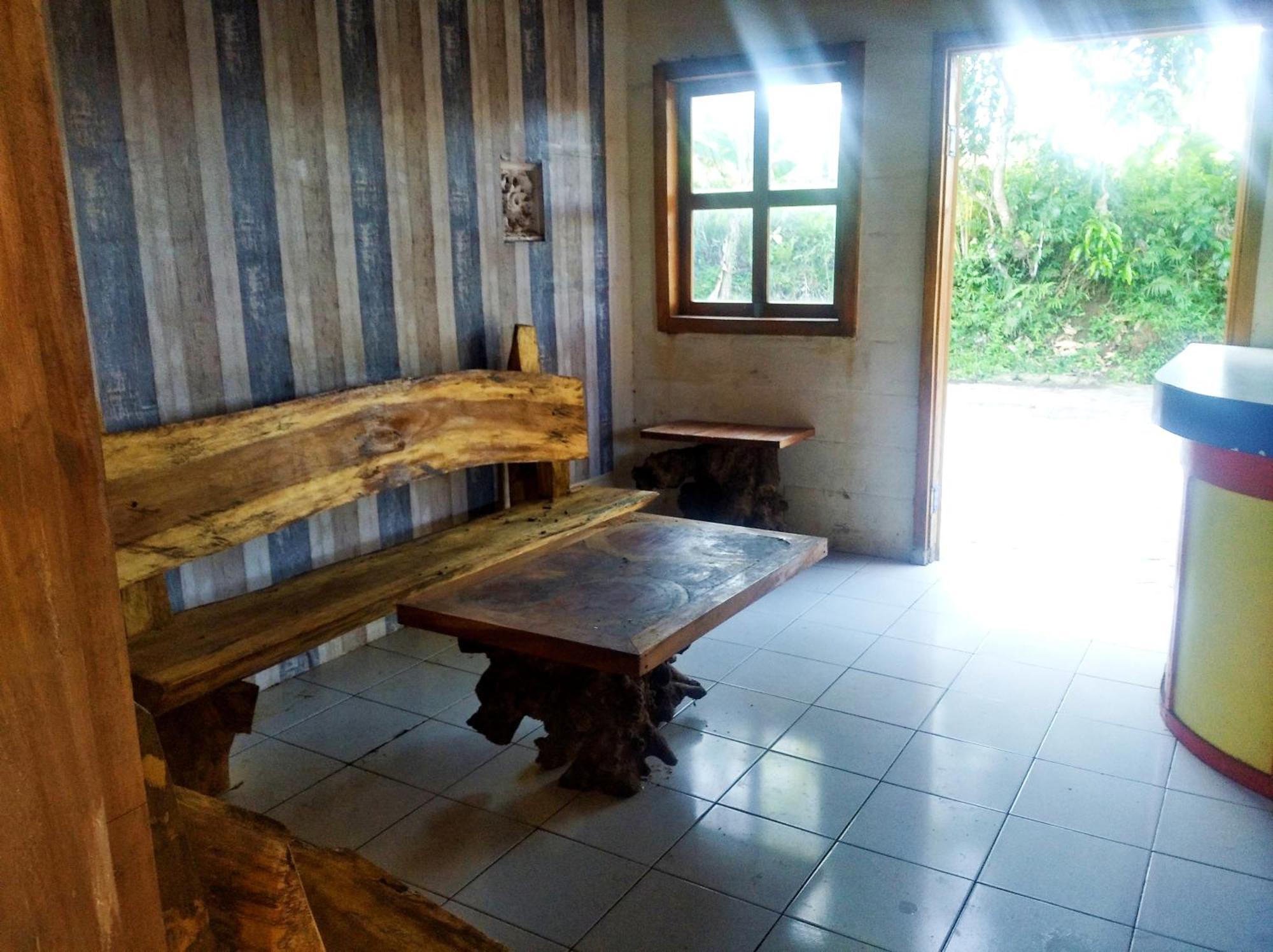 בניוואנגי Wooden Kemiren Homestay Banyuwangi מראה חיצוני תמונה